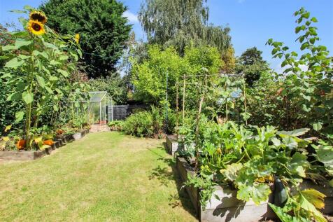 Rear Garden - c.JPG