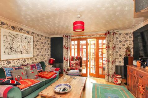 Living Room.JPG