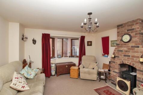 Living Room - b.JPG