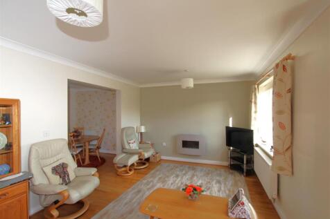 Living Area - d.JPG