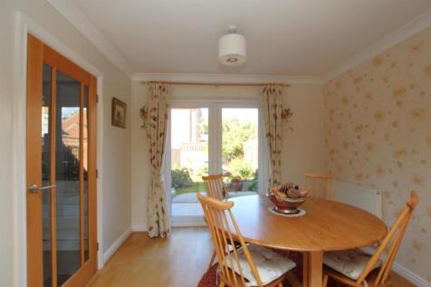 Dining Area.JPG