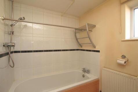 Bathroom.JPG