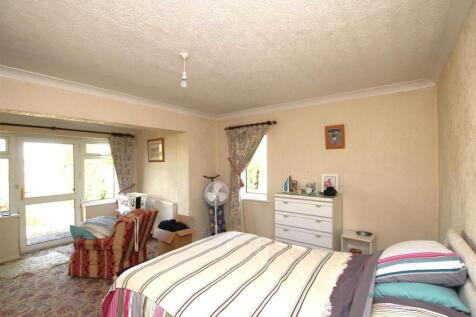 Sitting Room or Additional Bedroom.JPG