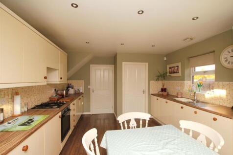 Kitchen &amp; Breakfast Room - c.JPG