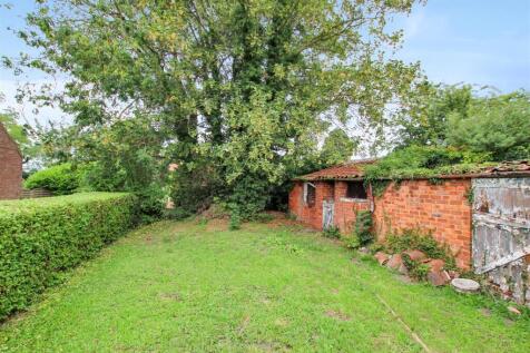 Rear Garden &amp; Pigsty - N4.JPG