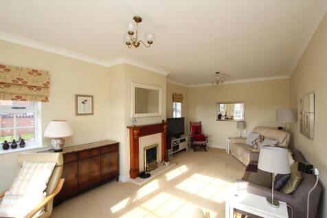 Living Room - b.JPG