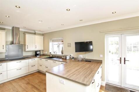 Kitchen &amp; Diner - c.JPG