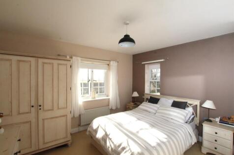 Bedroom One - b.JPG