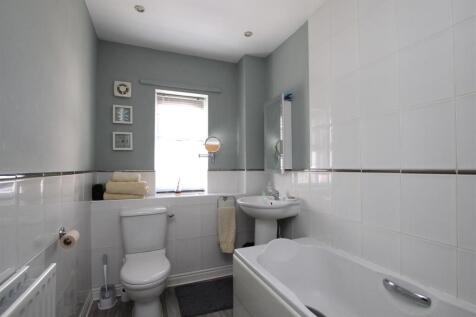 Bathroom.JPG