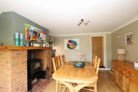 Dining Room 2.JPG
