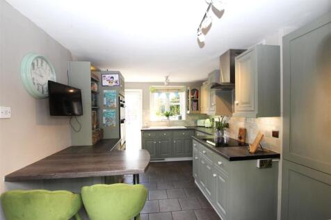 Kitchen 2.JPG