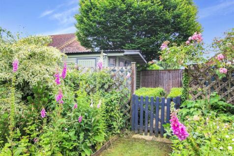 Gateway to Summer House.JPG