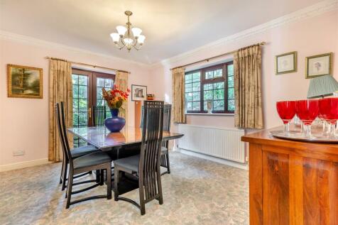 8571924-interior16.jpg