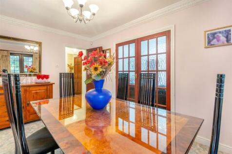 8571924-interior17.jpg