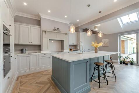 8587816-interior01.jpg