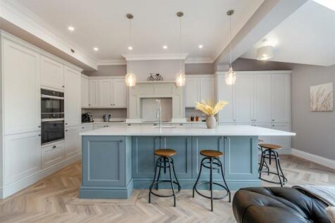 8587816-interior02.jpg