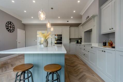8587816-interior08.jpg