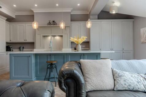8587816-interior14.jpg