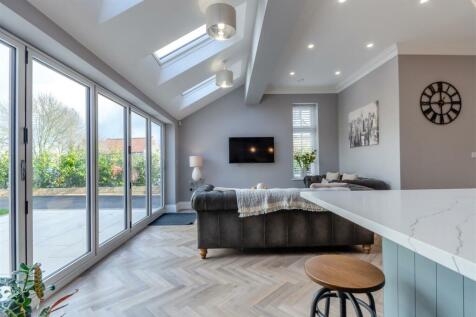 8587816-interior09.jpg