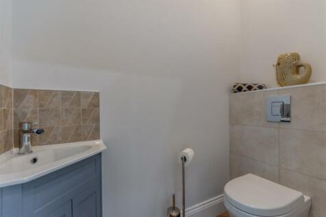 8587816-interior30.jpg