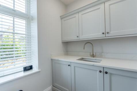 8587816-interior32.jpg