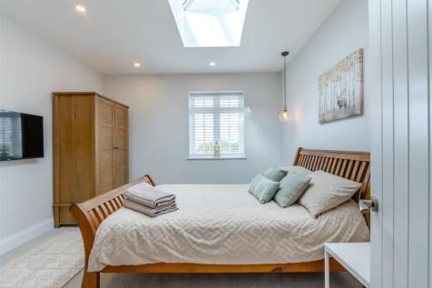 8587816-interior38.jpg