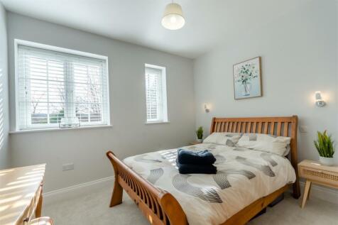 8587816-interior43.jpg