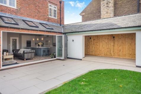 8587816-exterior08.jpg