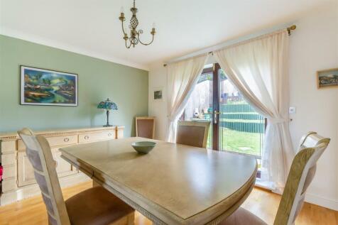 8589187-interior12.jpg