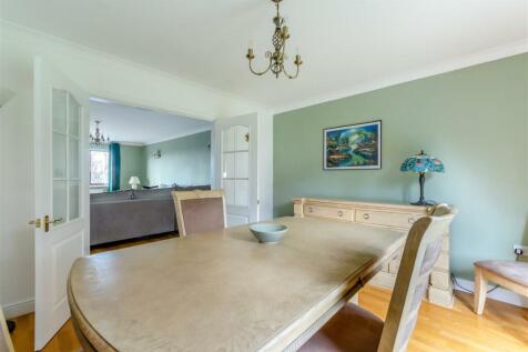 8589187-interior13.jpg