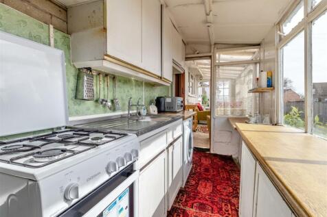 8593028-interior15.jpg