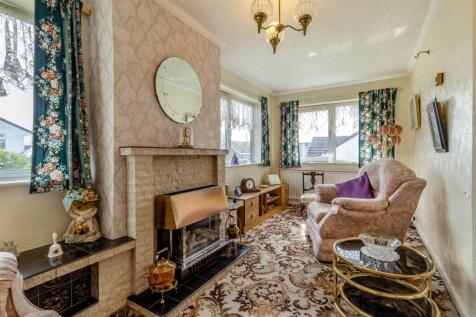 8593028-interior10.jpg