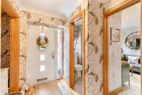 8604901-interior10.jpg
