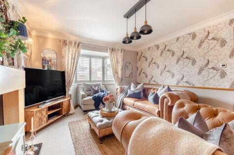8604901-interior17.jpg