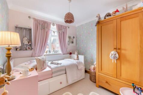 8604901-interior45.jpg