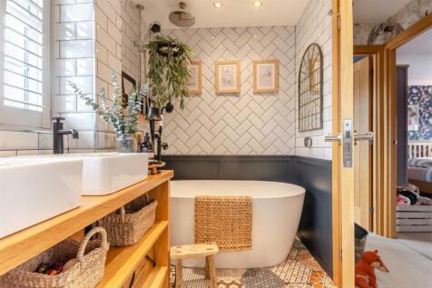 8604901-interior44.jpg