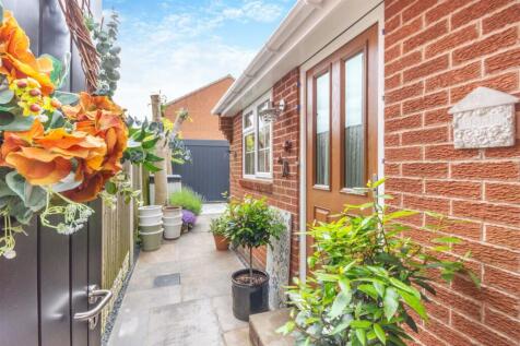 8604901-exterior21.jpg