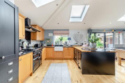 8604901-interior34.jpg