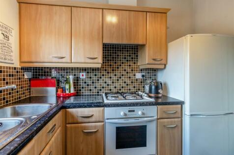 8617764-interior10.jpg