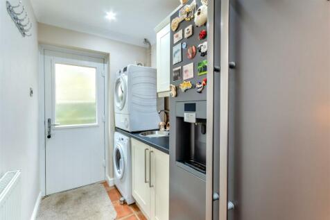 8627356-interior35.jpg