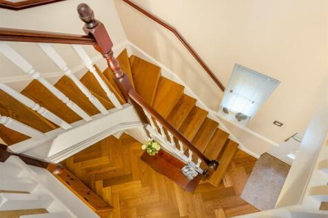 8627356-interior16.jpg