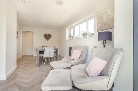 8605702-interior35.jpg