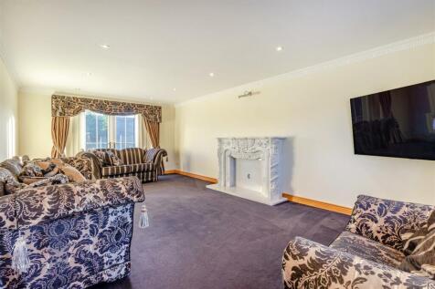 8630613-interior16.jpg