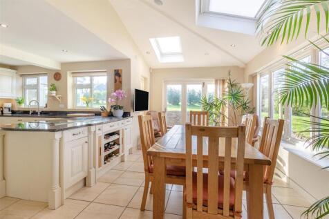 8632539-interior34.jpg