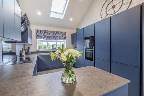 8633678-interior18.jpg