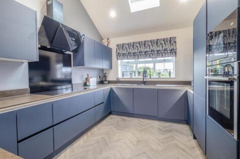 8633678-interior17.jpg