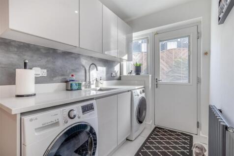 8635278-interior32.jpg