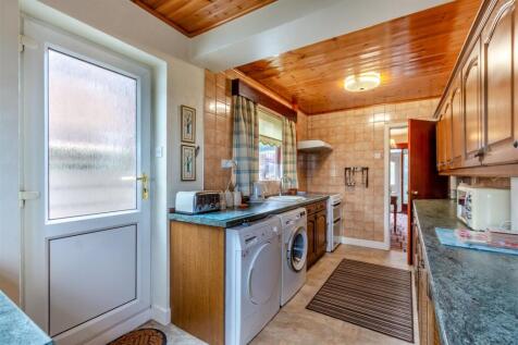 8637573-interior10.jpg