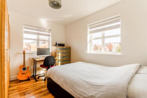 8638099-interior06v2.jpg