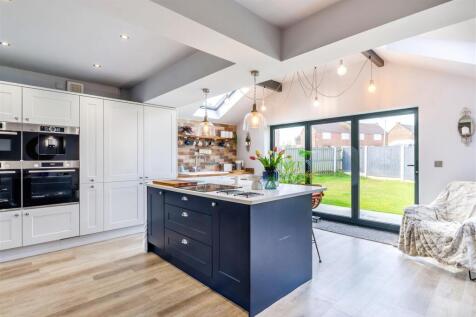 8639118-interior11v2.jpg